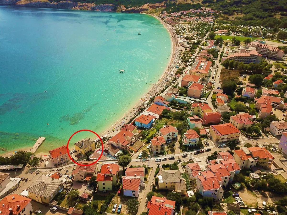 Apartment Seaside With Balcony And Sea View Baska